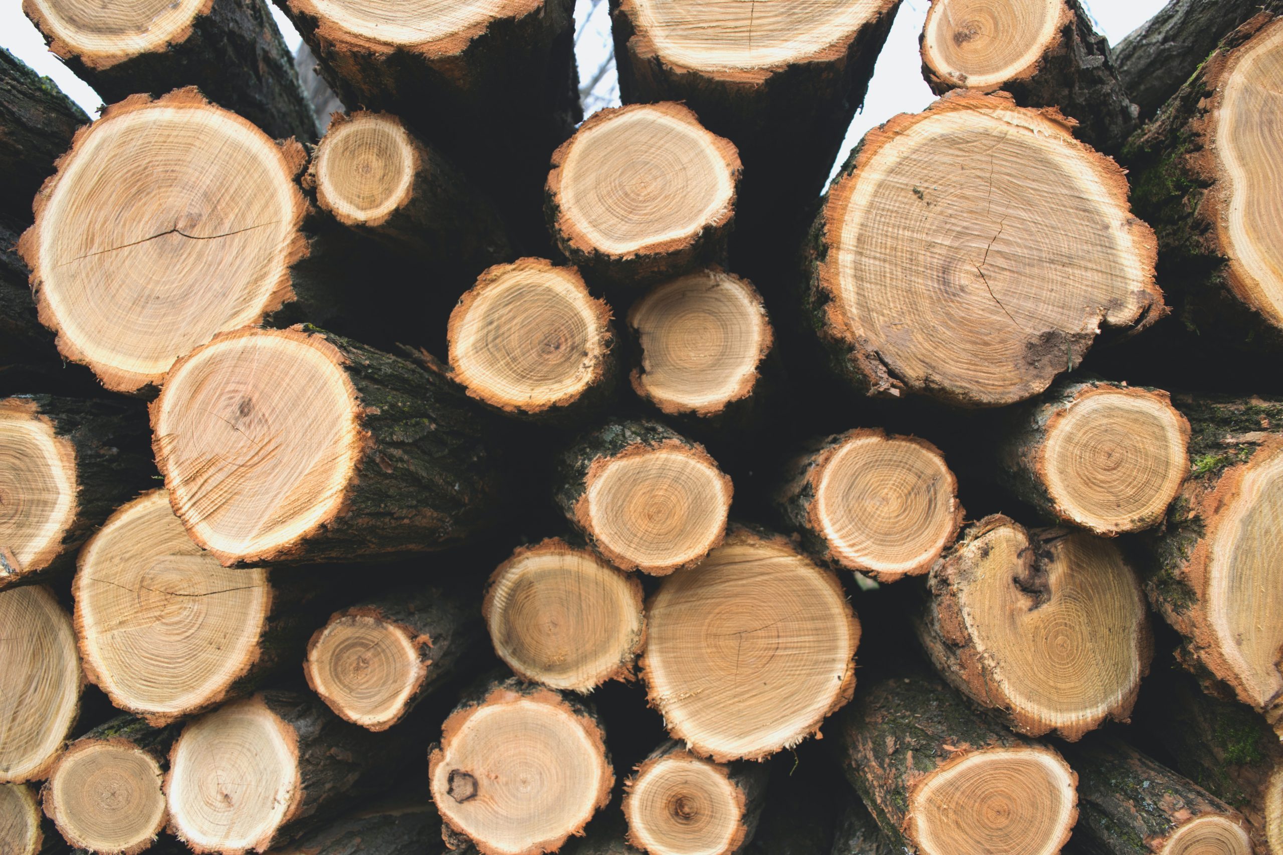 3 astuces pratiques pour un rangement optimal des granulés de bois